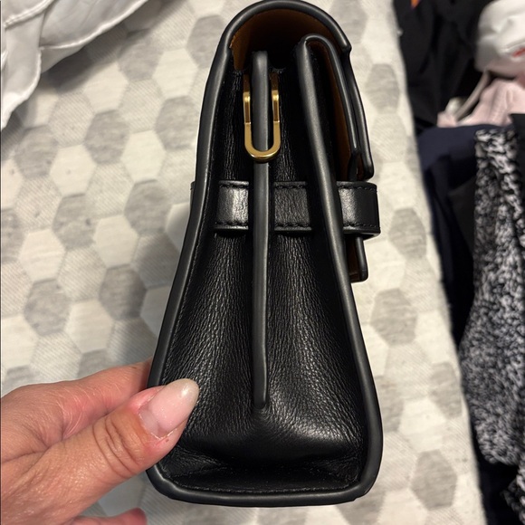 Tory Burch
Lee Radziwill Leather Shoulder Bag - Picture 10 of 11